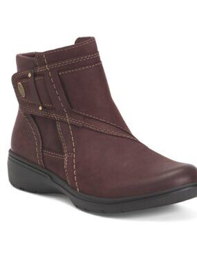 NWT Clarks Women Carleigh Style Ankle Booties Wine Purple Nubuck